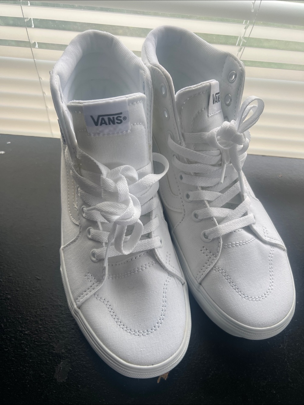 Vans Women's White High-Top Canvas Sneakers Size9 NEVER WORN
